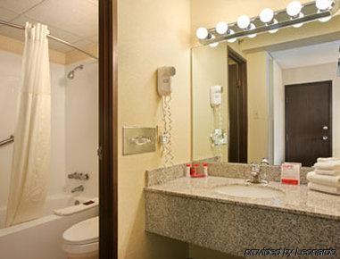 Ramada Plaza By Wyndham 2*