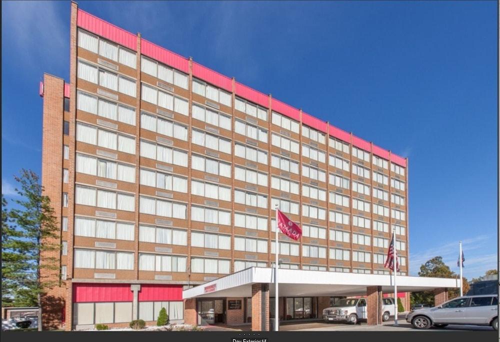 Hotel Ramada Plaza By Wyndham