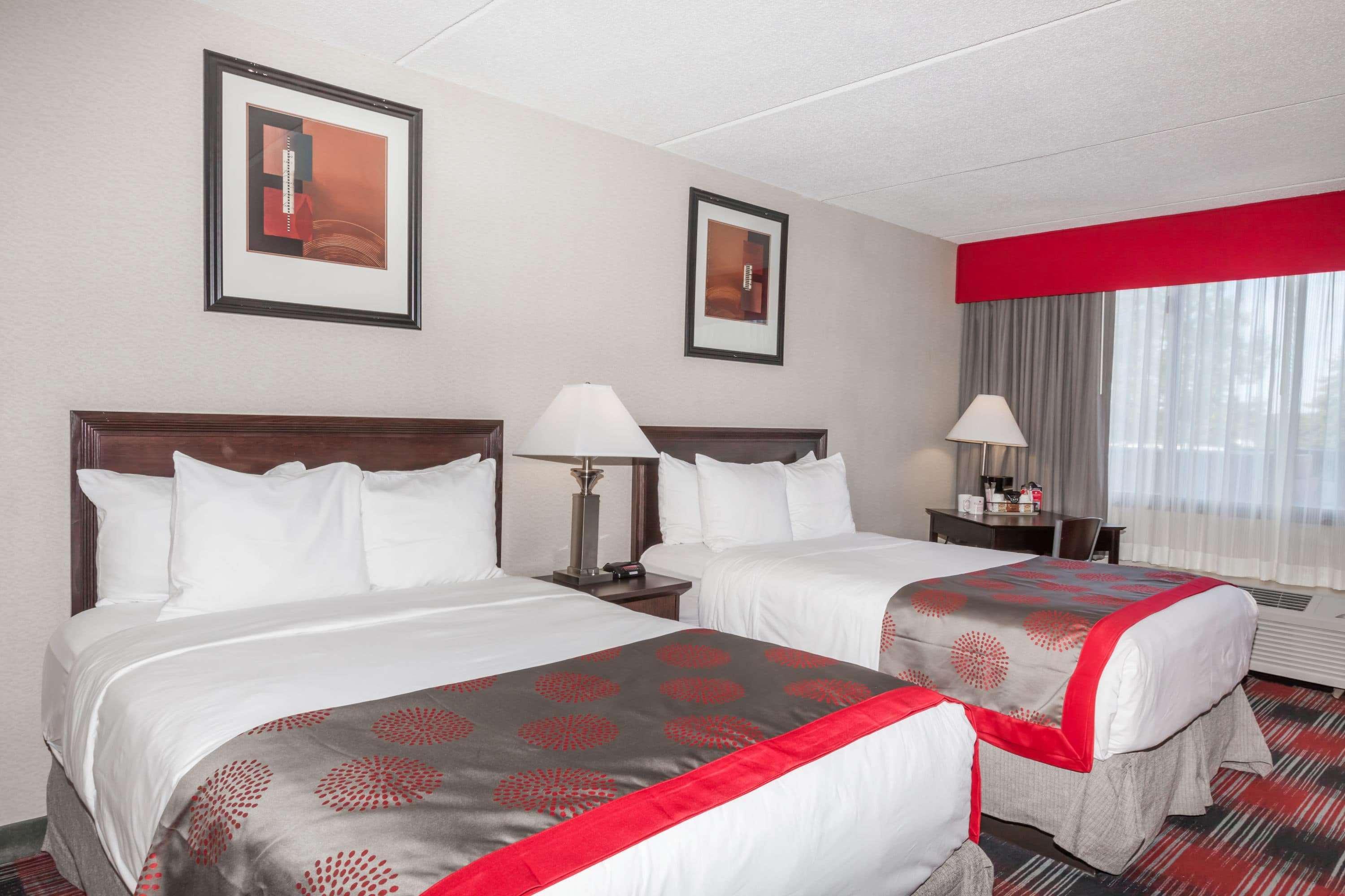 Ramada Plaza By Wyndham 2*