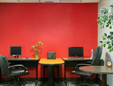 Hotel Ramada Plaza By Wyndham 2*